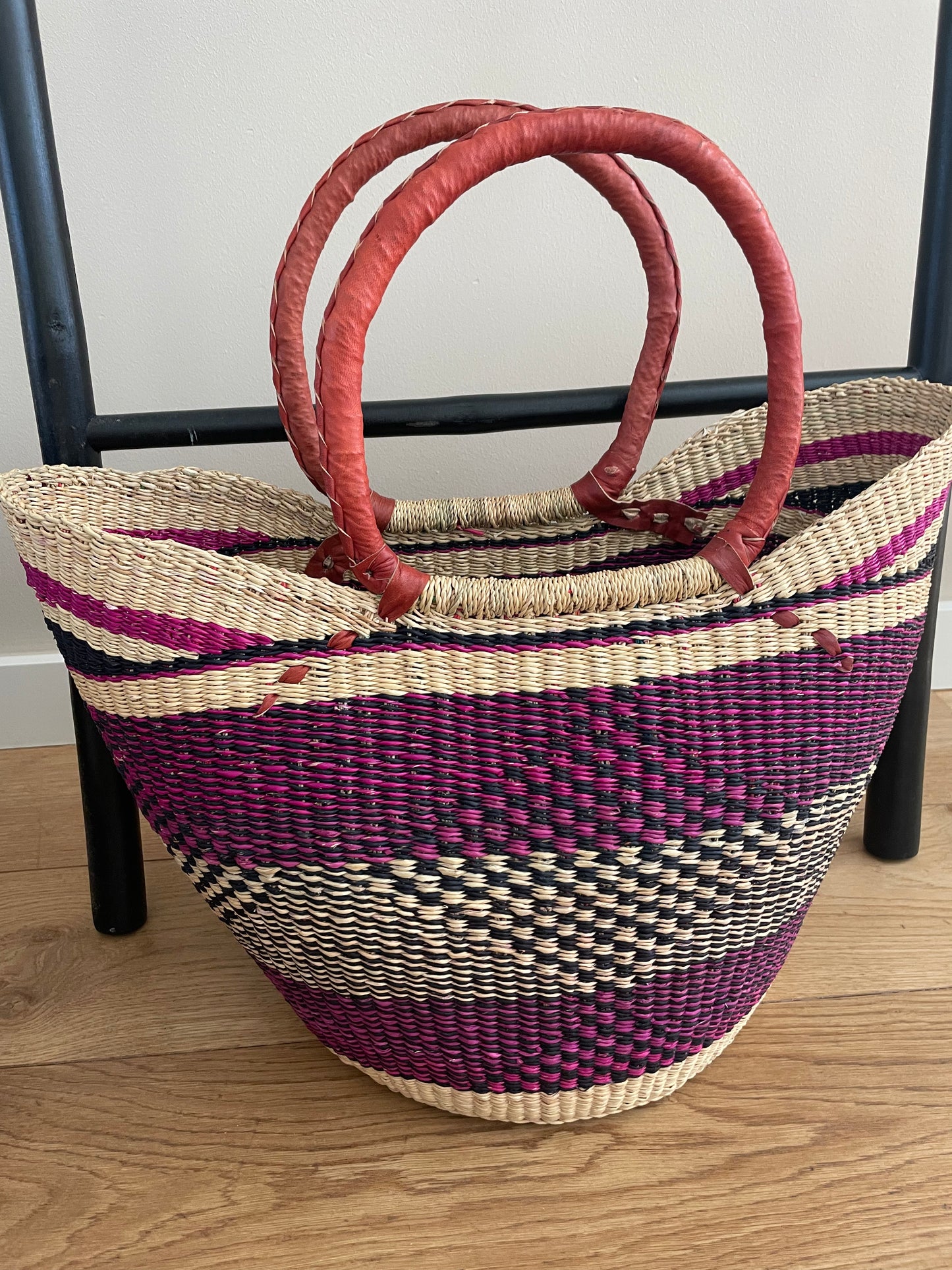 Bolga rieten mand naturel/paars/d.blauw