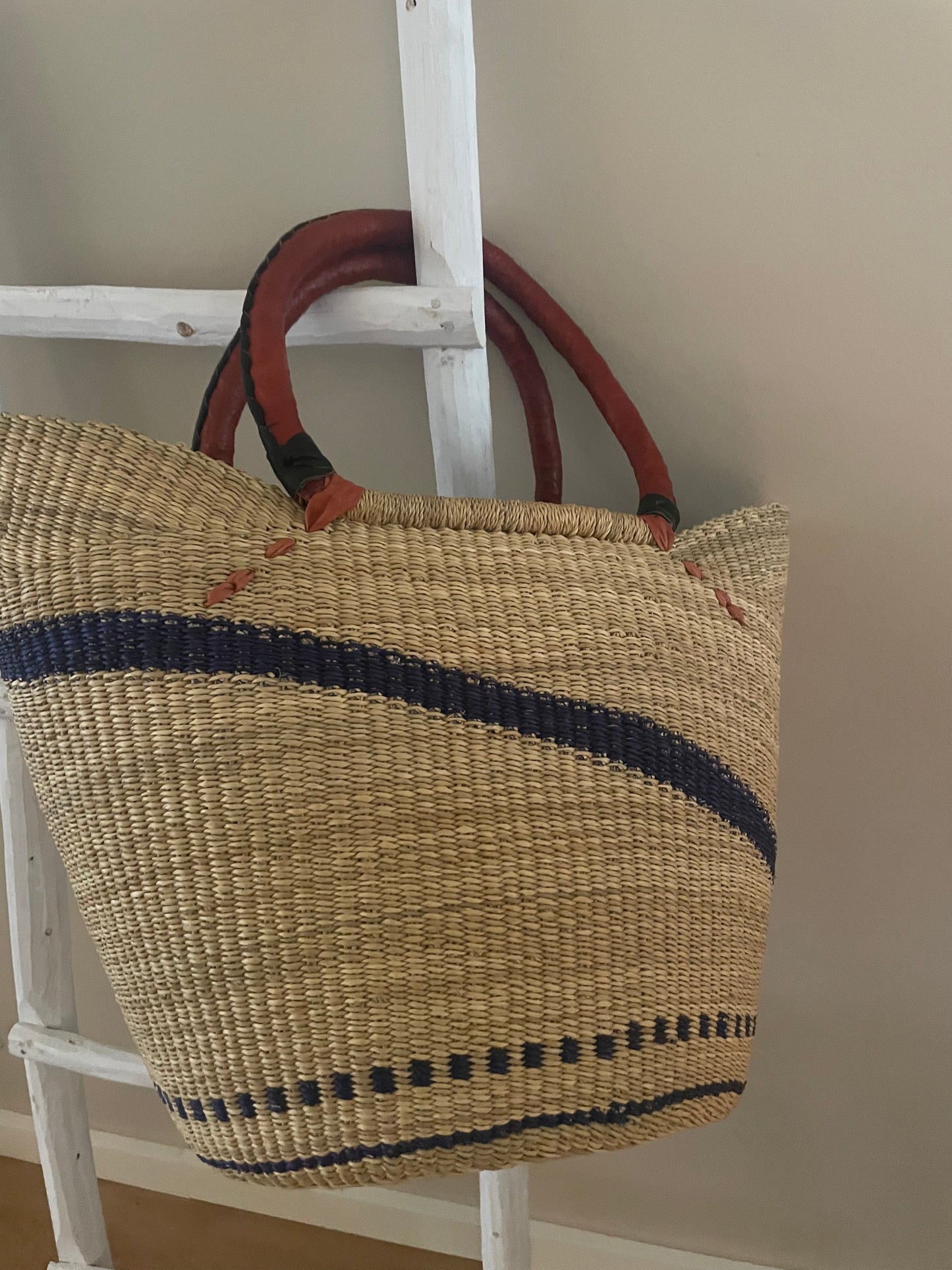 Bolga rieten mand naturel/donkerblauw