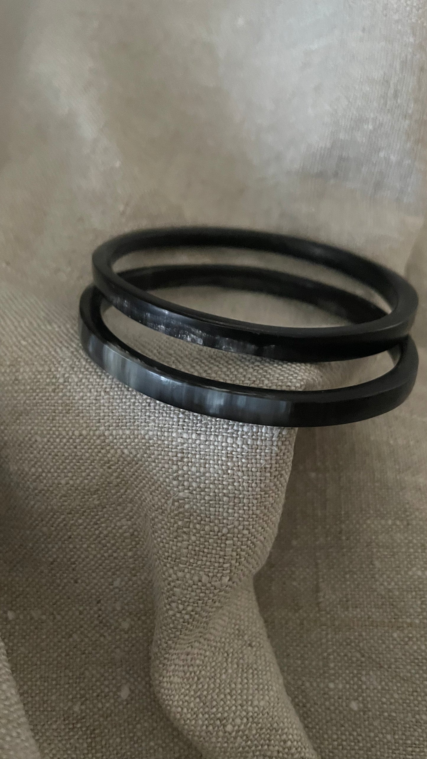 Koehoorn smalle armband