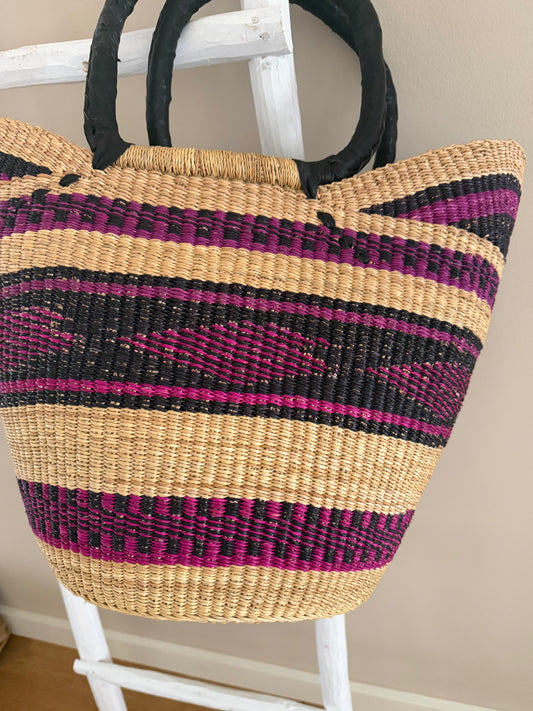 Bolga rieten mand donker roze / naturel